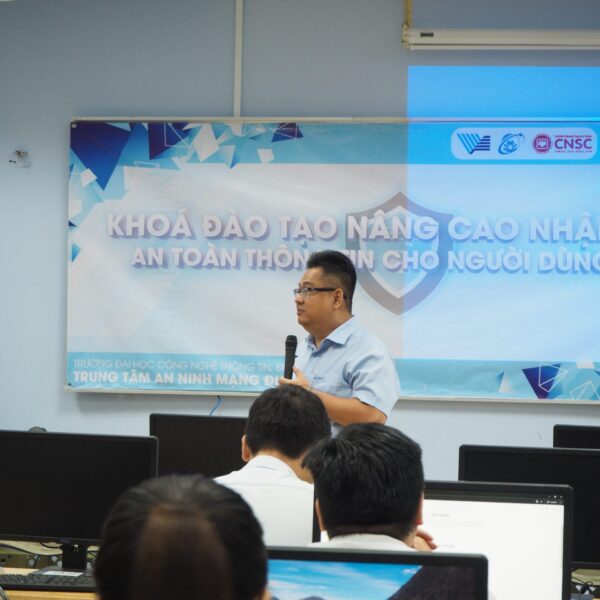 TỔ CHỨC “KHOÁ ĐÀO TẠO NÂNG CAO NHẬN THỨC AN TOÀN THÔNG TIN CHO NGƯỜI DÙNG CUỐI” CHO VIÊN CHỨC, NGƯỜI LAO ĐỘNG TẠI ĐHQG-HCM.